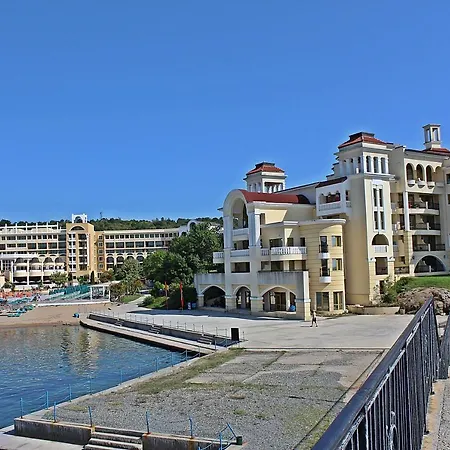Üdülőközpont Duni Marina Royal Palace Szozopol