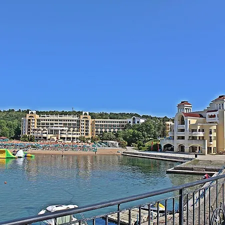 Здравен курорт Duni Marina Royal Palace