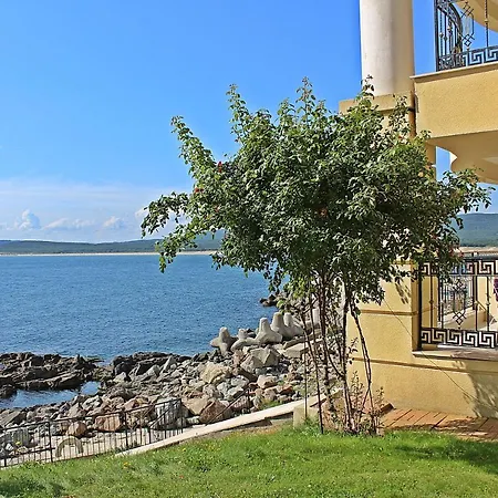 Здравен курорт Duni Marina Royal Palace