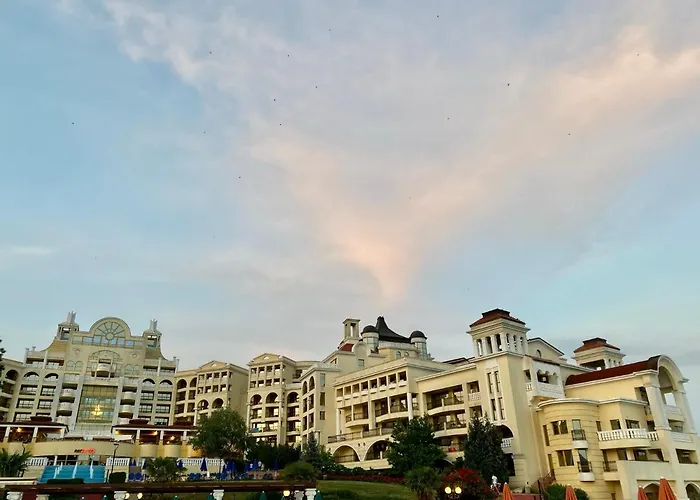 Duni Marina Royal Palace